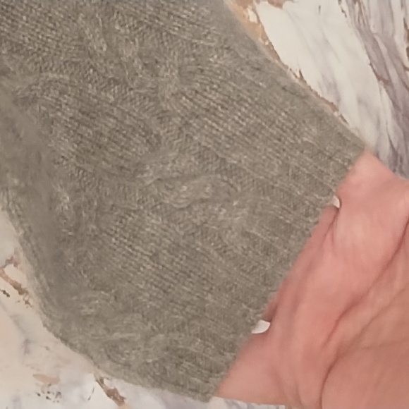 Precious Fibers 💯 Cashmere grey  long dolman sleeve sweater - Picture 4 of 7